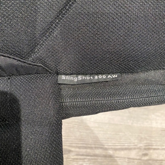 Lowepro Slingshot 200 AW Black Padded Water Resistant Sling Camera Backpack Bag - Picture 3 of 4